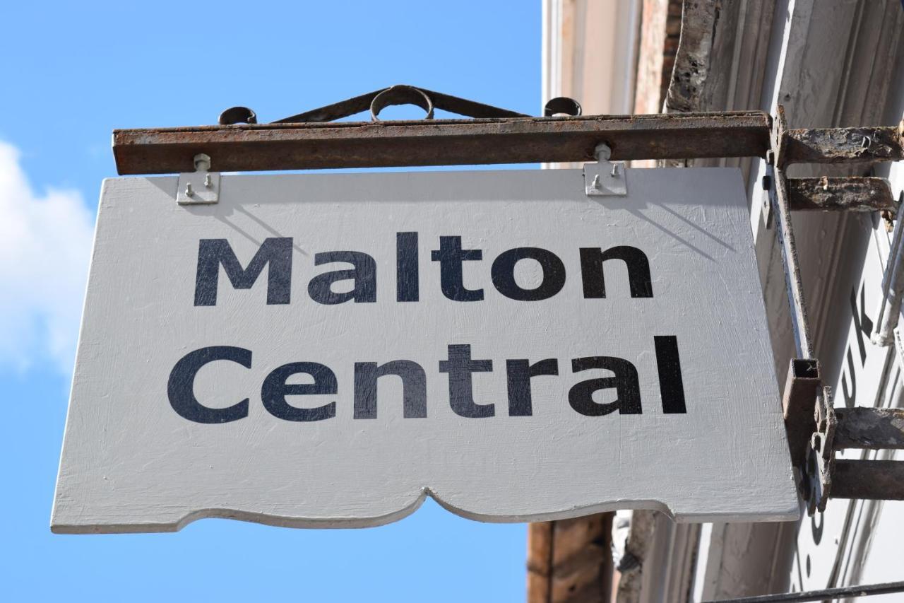 Malton Central Apartments Bagian luar foto
